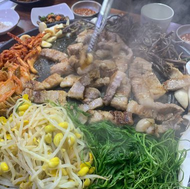 Lezzetli Asya yemeklerinin yakın görüntüsü