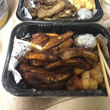 Lezzetli Asya yemeklerinin yakın görüntüsü