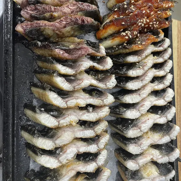 Markette ızgara kalamar.