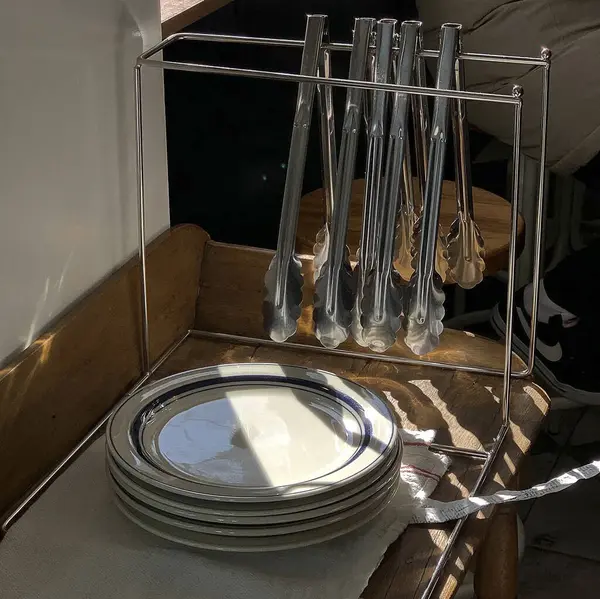 boş temiz mutfak masası