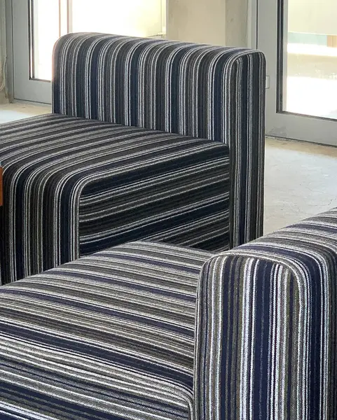 Modern kafenin içi.