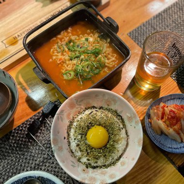 Kore yemekleri, geleneksel yemekler ve Kore mutfağı.