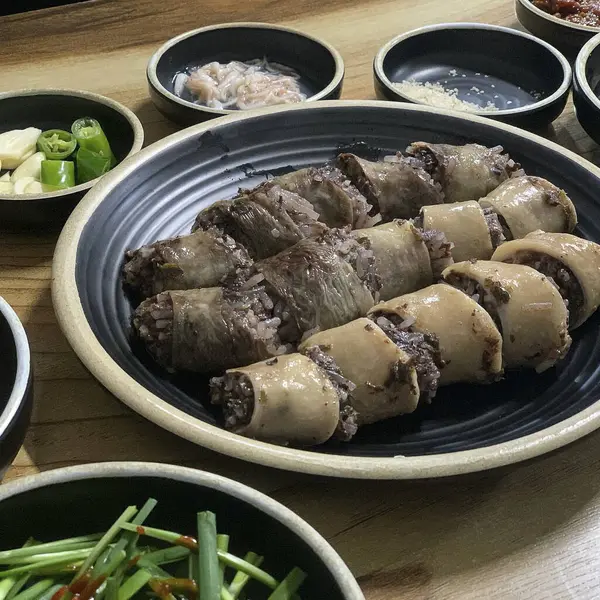 Lezzetli Asya yemeklerinin yakın görüntüsü