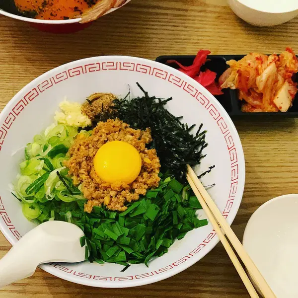 Lezzetli Asya yemeklerinin yakın görüntüsü