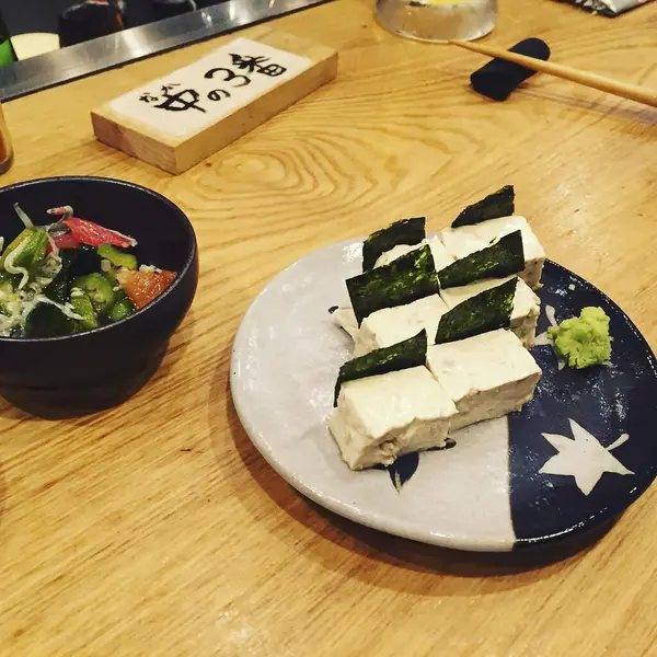 Lezzetli yiyeceklere yakın.