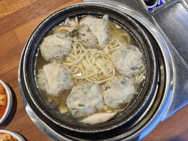 Tencerede Çin yemeği