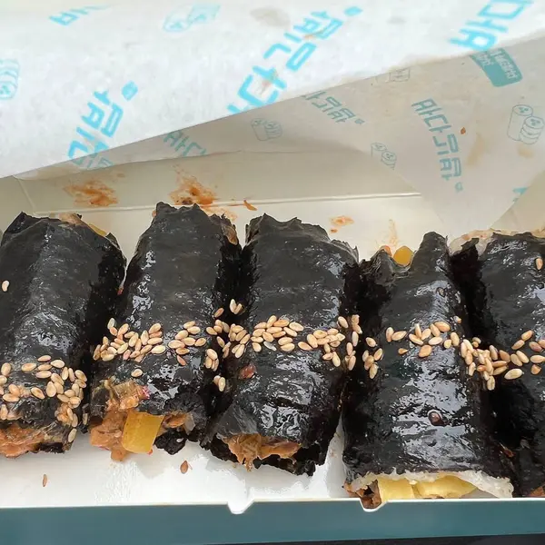 Lezzetli yiyeceklere yakın.