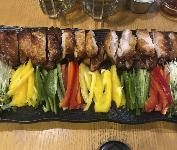 Lezzetli Asya yemeklerinin yakın görüntüsü