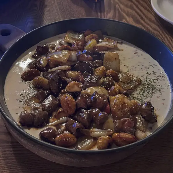 Lokantada lezzetli yemekler