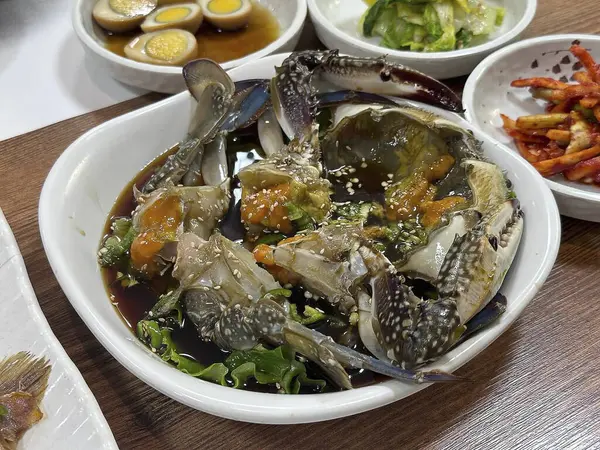 Sebze ve şifalı deniz ürünleri çorbası.