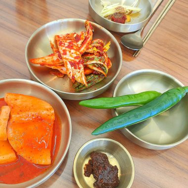 Geleneksel Asya yemekleri. Kore yemekleri.