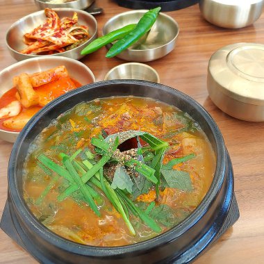 Lezzetli Asya yemeklerinin yakın görüntüsü