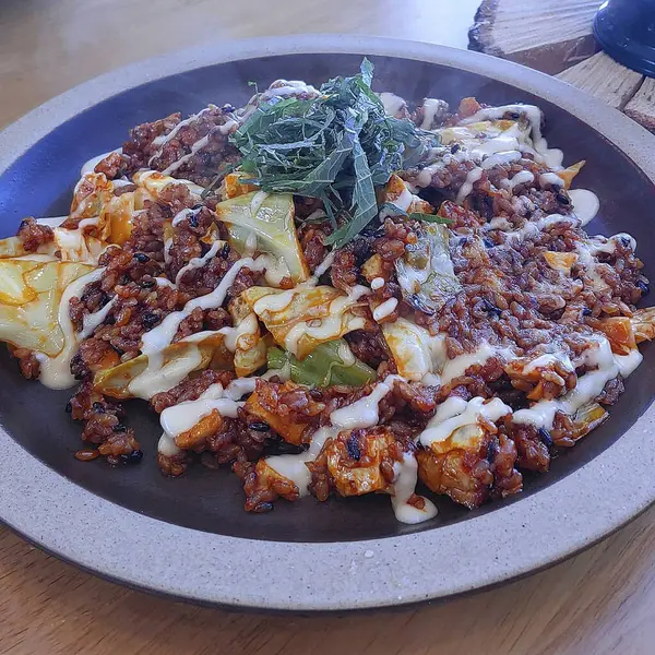 Kore yemekleri, kızarmış pirinç, geleneksel Kore yemekleri.