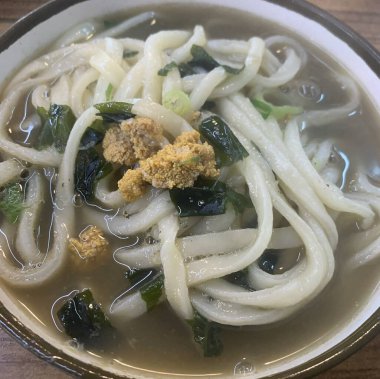 Sebze ve baharatlı Kore çorbası.