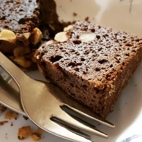 Fındık ve çikolata ile ev yapımı kek