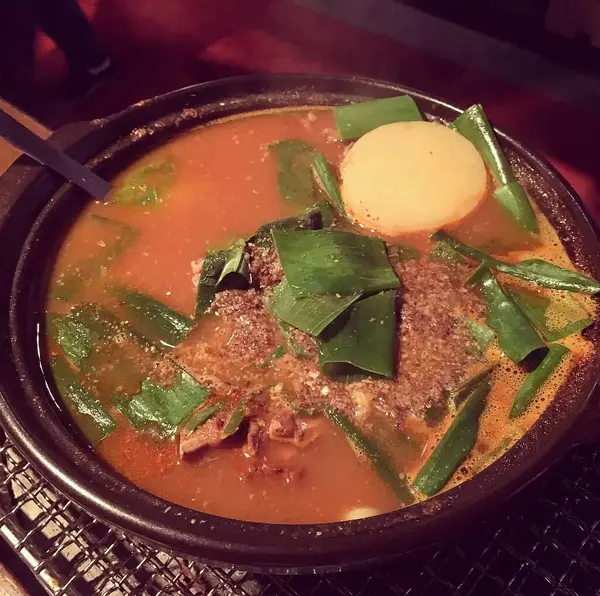 Lezzetli Asya yemeklerinin yakın görüntüsü