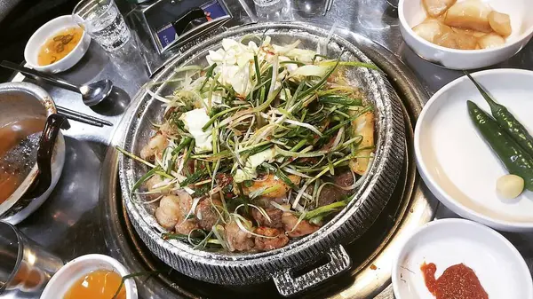 Lezzetli Asya yemeklerinin yakın görüntüsü