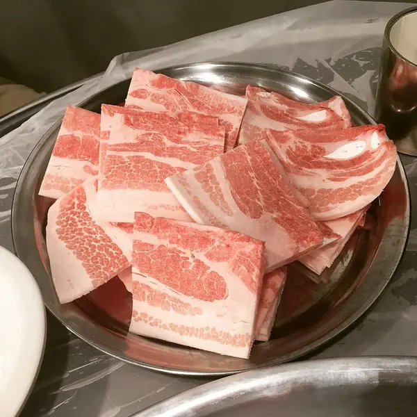 Lezzetli Asya yemeklerinin yakın görüntüsü