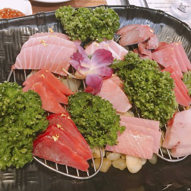 Lezzetli Asya yemeklerinin yakın görüntüsü