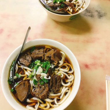 Lezzetli Asya yemeklerinin yakın görüntüsü