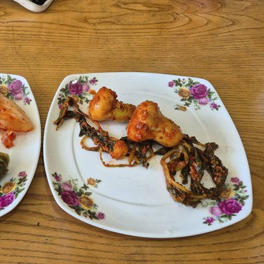 Lezzetli Asya yemeklerinin yakın görüntüsü