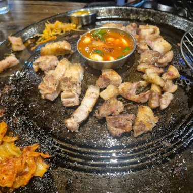 Lezzetli Asya yemeklerinin yakın görüntüsü