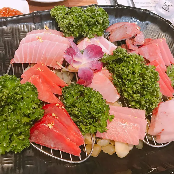 Lezzetli Asya yemeklerinin yakın görüntüsü