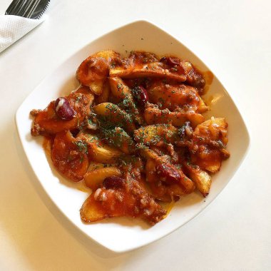 Sebzeli kızarmış tavuk.