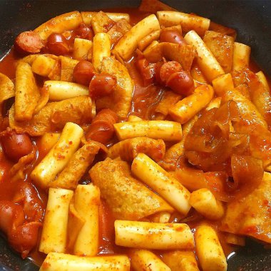 Geleneksel Kore yemekleri, turşulu kızarmış sosis.