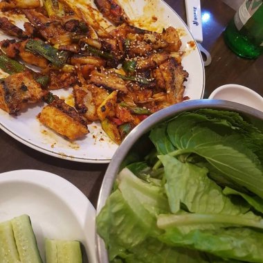 Lezzetli Asya yemeklerinin yakın görüntüsü