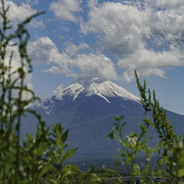 Fuji Dağı manzarası ve Japonya 'daki bulutlar