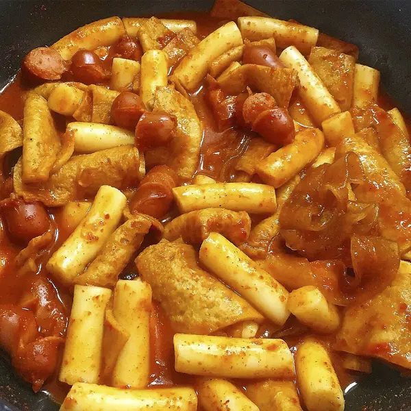 Geleneksel Kore yemekleri, turşulu kızarmış sosis.