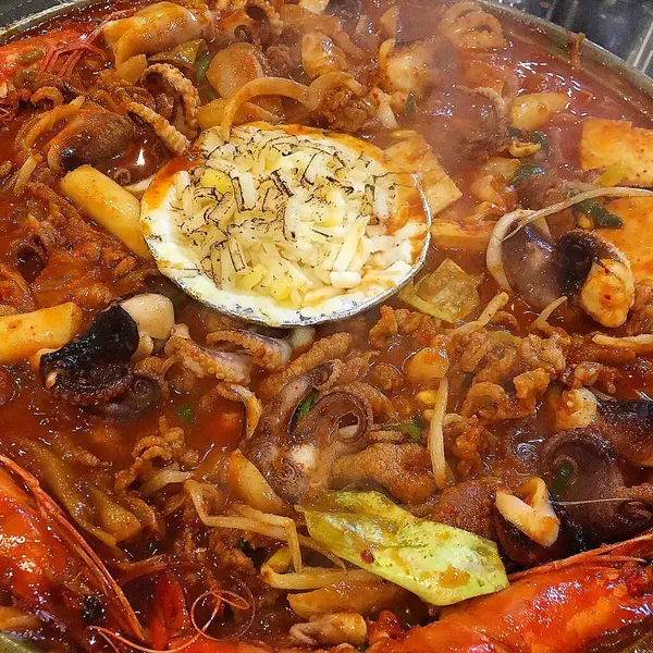 Lezzetli Asya yemeklerinin yakın görüntüsü