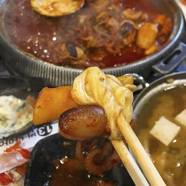 Lezzetli Asya yemeklerinin yakın görüntüsü