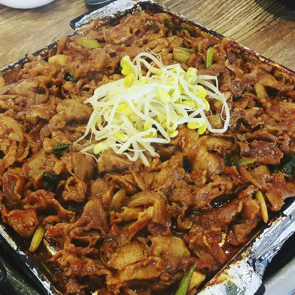 Lezzetli Asya yemeklerinin yakın görüntüsü