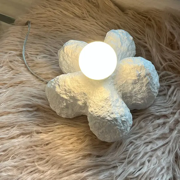 Bahçedeki güzel çiçekler