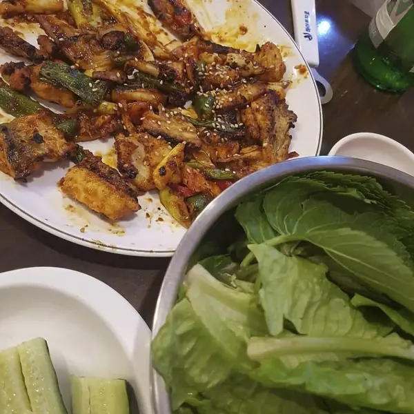 Lezzetli Asya yemeklerinin yakın görüntüsü