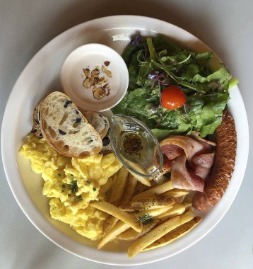 Kahvaltı, yumurta, tost, tost, kahve, kahve.