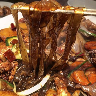 Lezzetli Asya yemeklerinin yakın görüntüsü