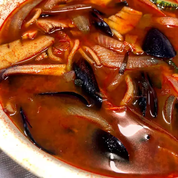 Lezzetli Asya yemeklerinin yakın görüntüsü