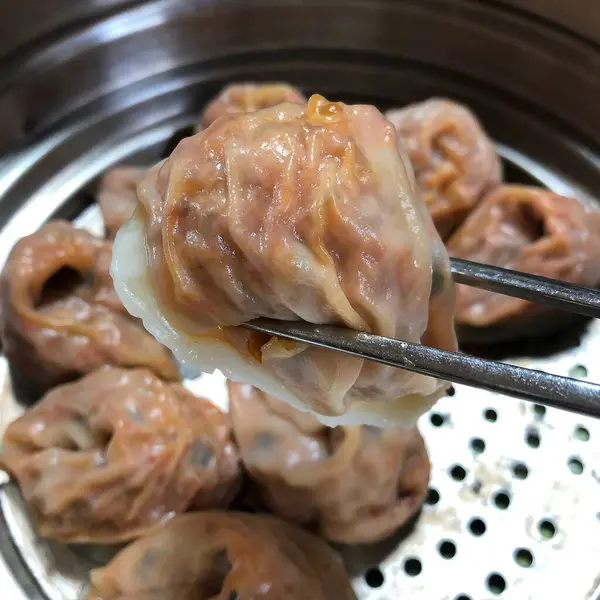 Lezzetli Asya yemeklerinin yakın görüntüsü