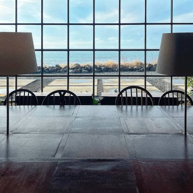 Modern bir restoran.