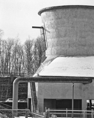 Sanayi fabrikası, metal borular ve su