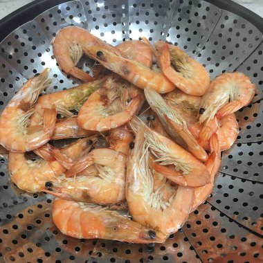 Kızarmış karidesli pilav