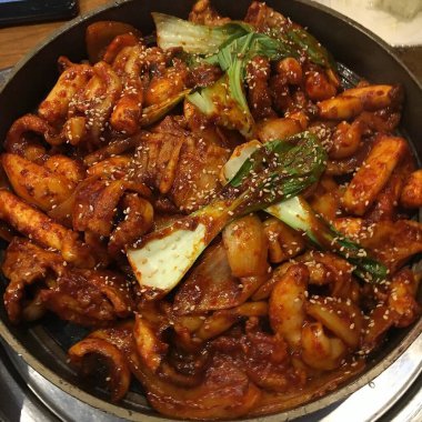 Lezzetli Asya yemeklerinin yakın görüntüsü