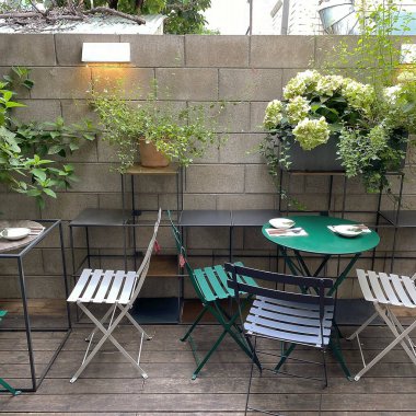 masa ve sandalye Bahçe