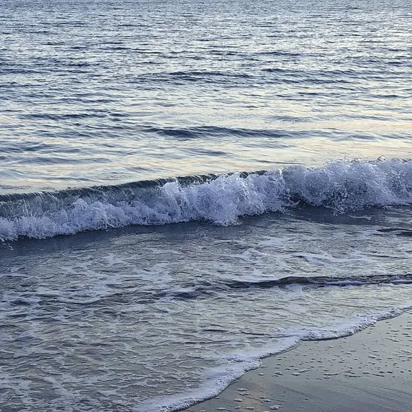 Dalgalı güzel bir deniz manzarası, doğa arkaplanı. doğa arkaplanı