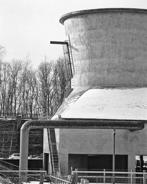 Sanayi fabrikası, metal borular ve su