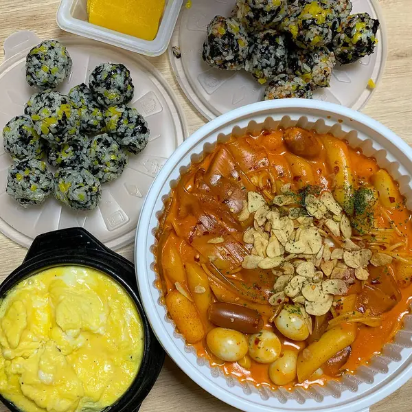 Lezzetli Asya yemeklerinin yakın görüntüsü