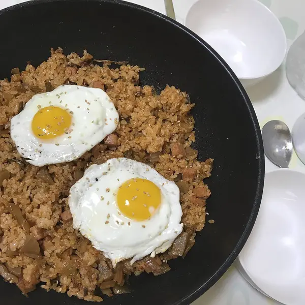 Sebzeli ve baharatlı pilav.